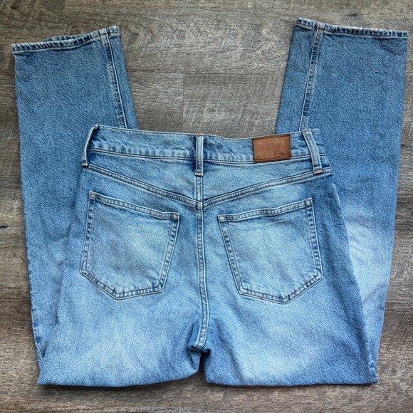J.Crew Denim - J.Crew Classic Straight Jeans 27 Straight Fit Light Wash Blue High‎ Rise Denim
